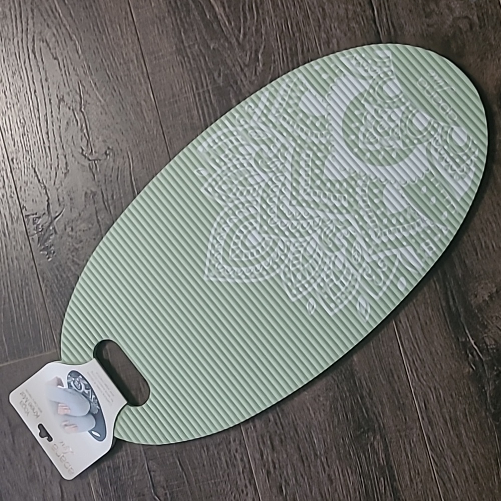 Apana Luxe Yoga Knee Mat with Carry Handle